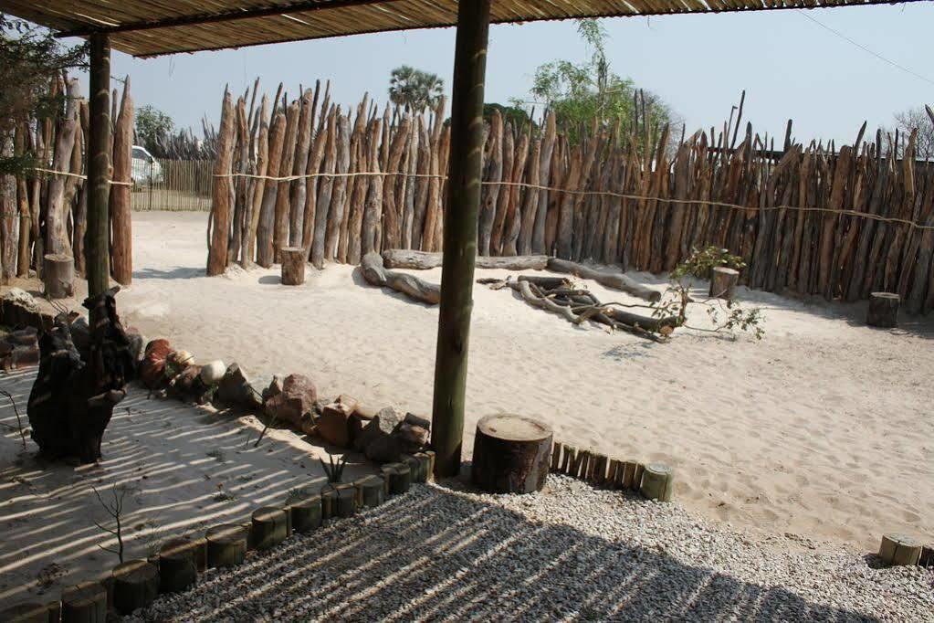 Ongula Village Homestead Lodge Ондангва Екстериор снимка