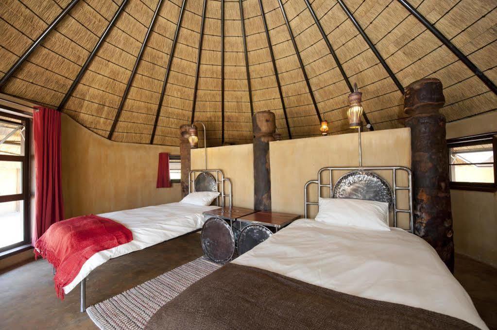 Ongula Village Homestead Lodge Ондангва Екстериор снимка