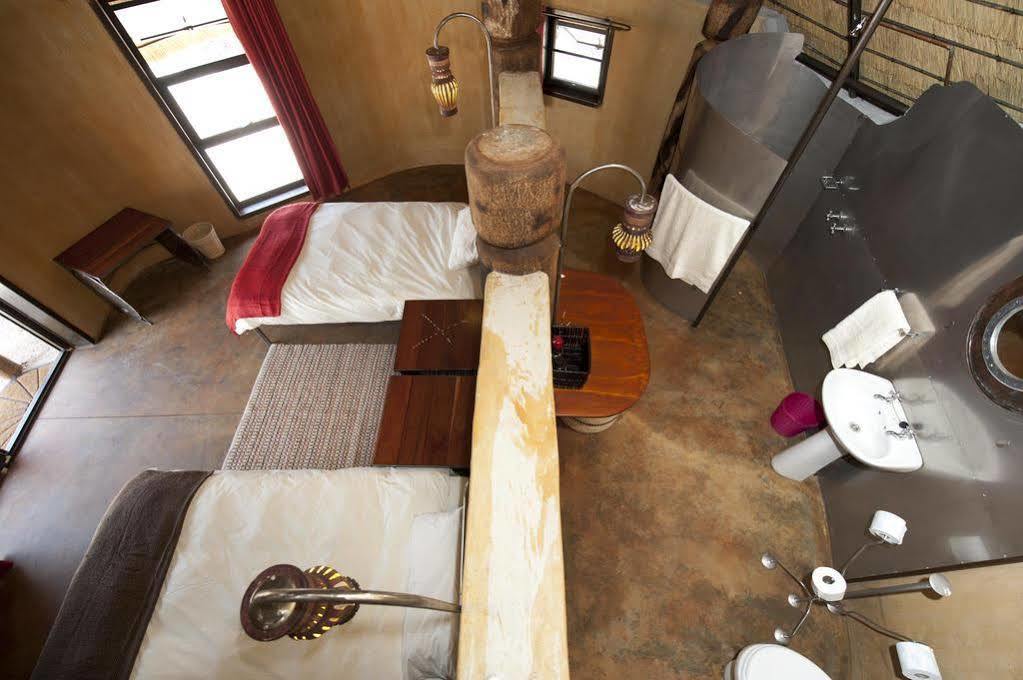 Ongula Village Homestead Lodge Ондангва Екстериор снимка