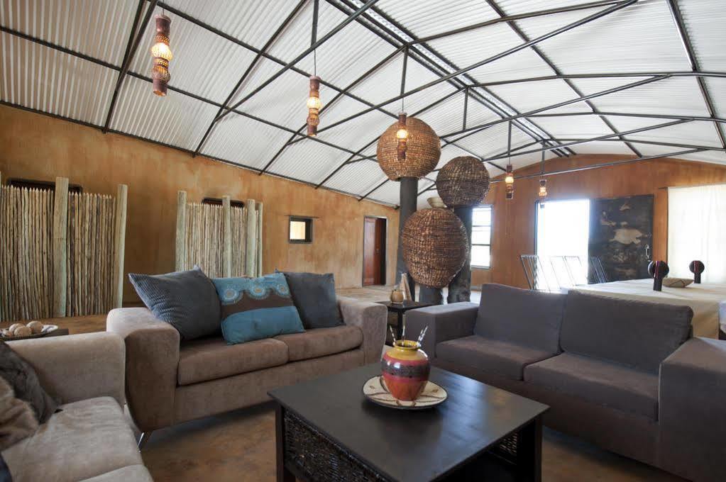 Ongula Village Homestead Lodge Ондангва Екстериор снимка